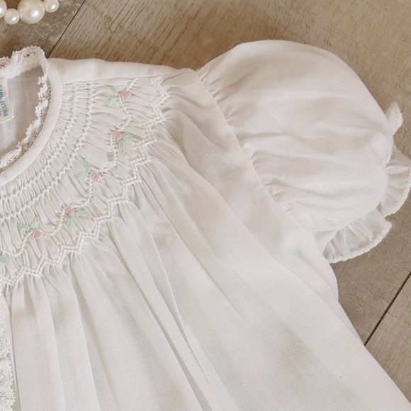 Vintage Heirloom Smocked White Dress Gown Size 0/3 Months Feltman Brothers - Picture 4 of 4